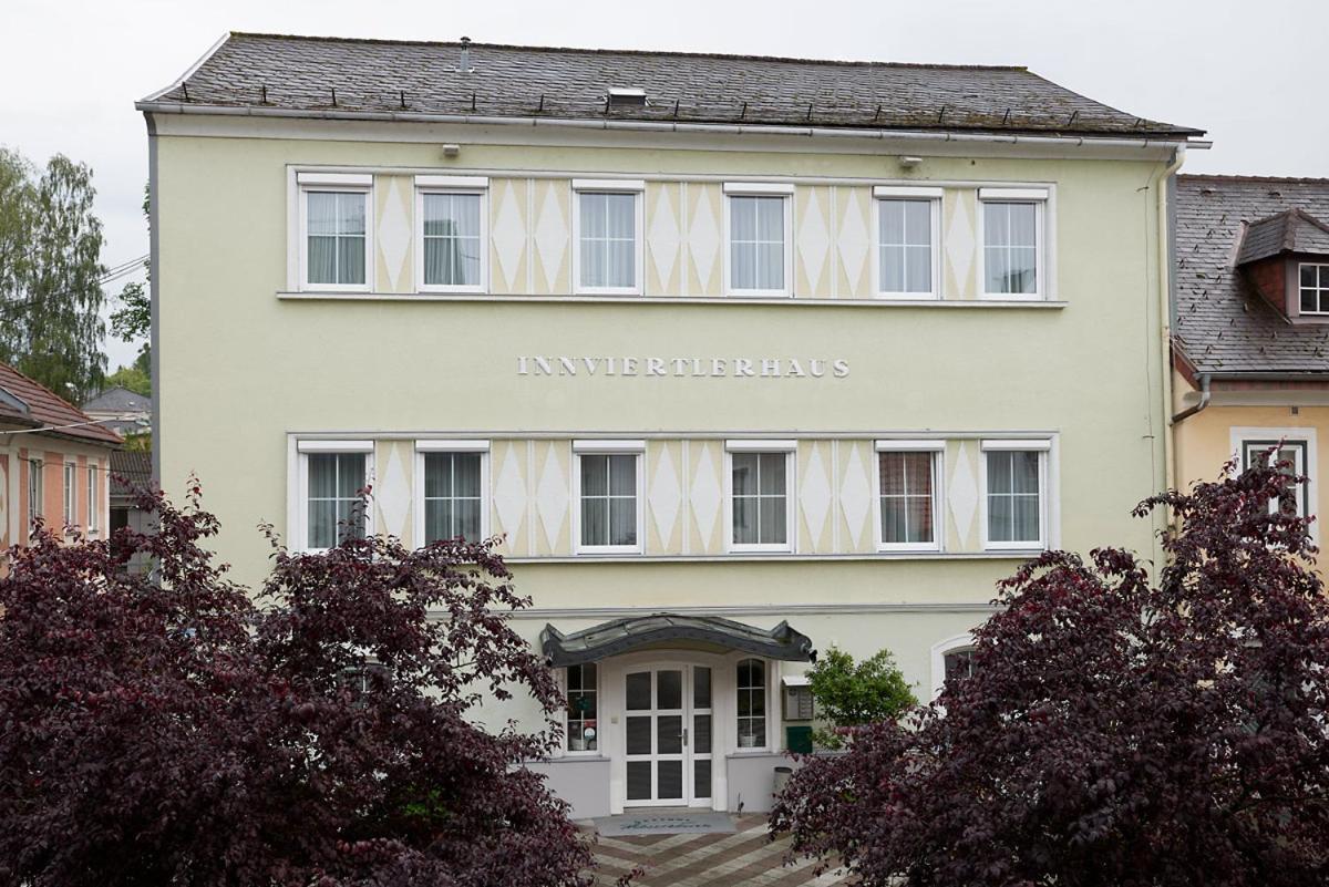 Gasthof Hametner Mit Innviertlerhof Mit Direktem Zugang Zur Therme Mediterrana Durch Unseren Garten! Bad Hall Exterior photo